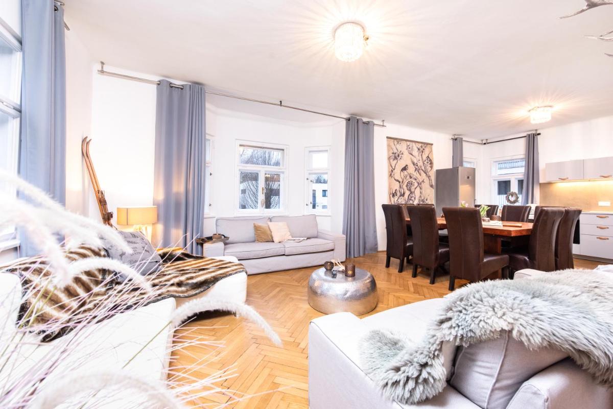 Family Wellhouse Green Garden Salzburg, up to 16 pax, BBQ, sunbeds, bikes - Housity