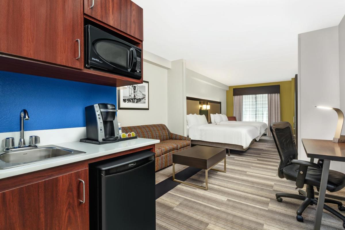 Holiday Inn Express & Suites Florence I-95 at Hwy 327 by IHG - Housity