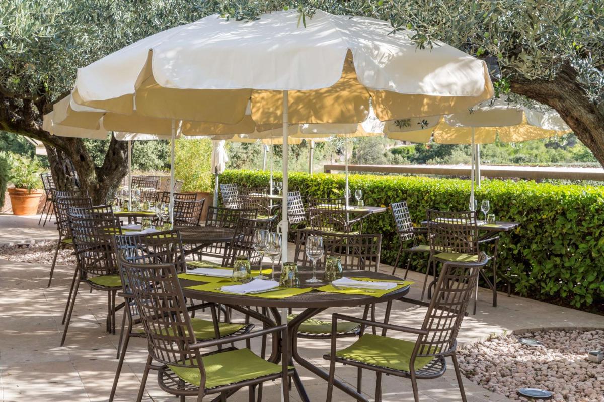 Jardin de l'établissement La Bastide du Calalou Hotel & Spa, BW Signature Collection
