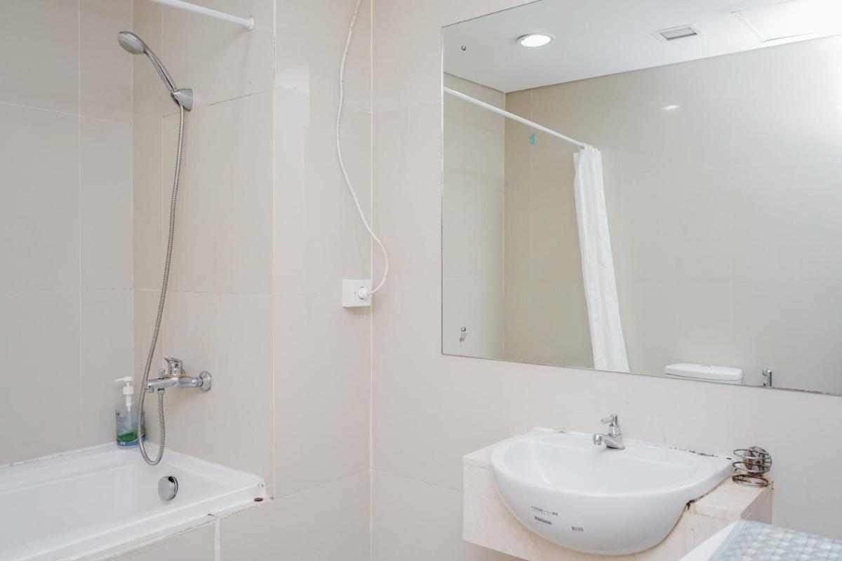 Suitetrails - Fully Furnished with Comfortable Design 2BR Apartment Atria Residences By Travelio