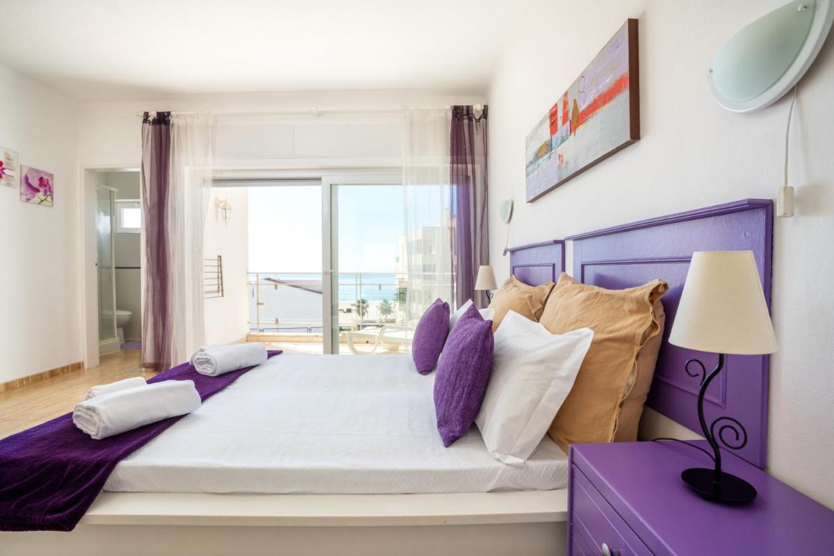 Purple   at Praia da Rocha with Pool - Housity