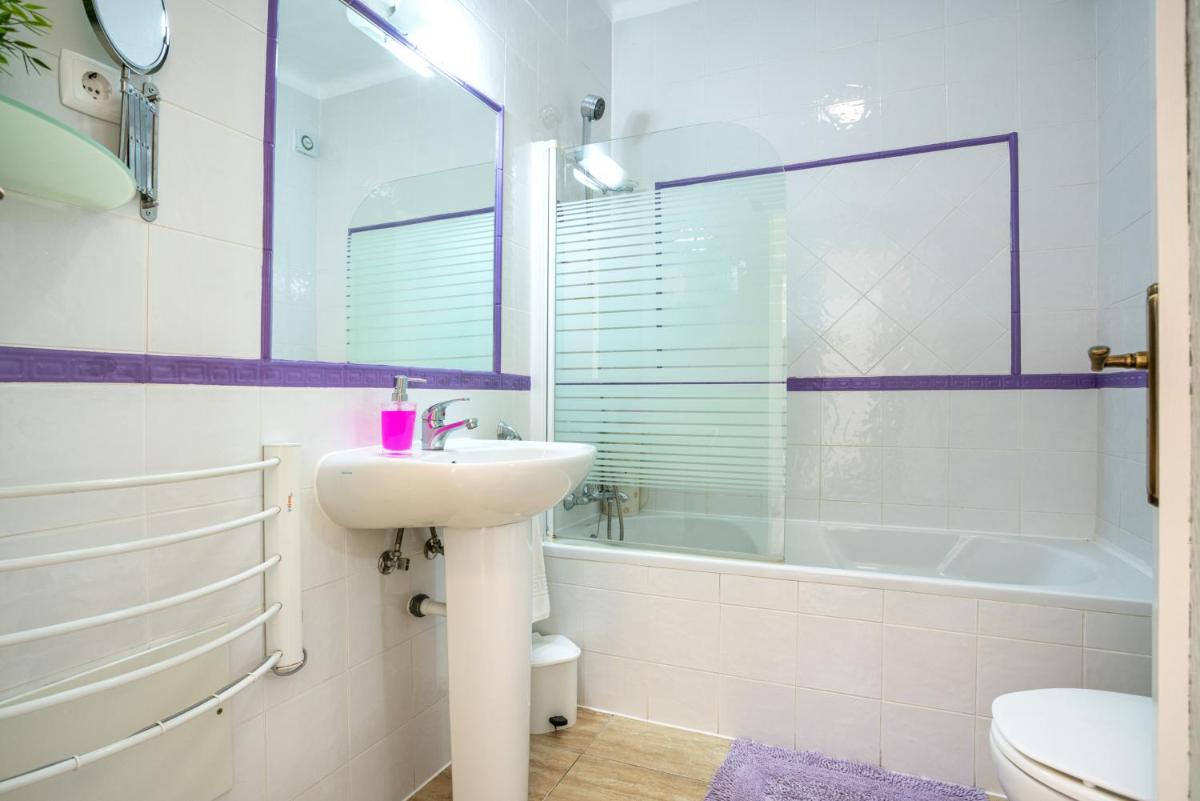 Purple   at Praia da Rocha with Pool - Housity