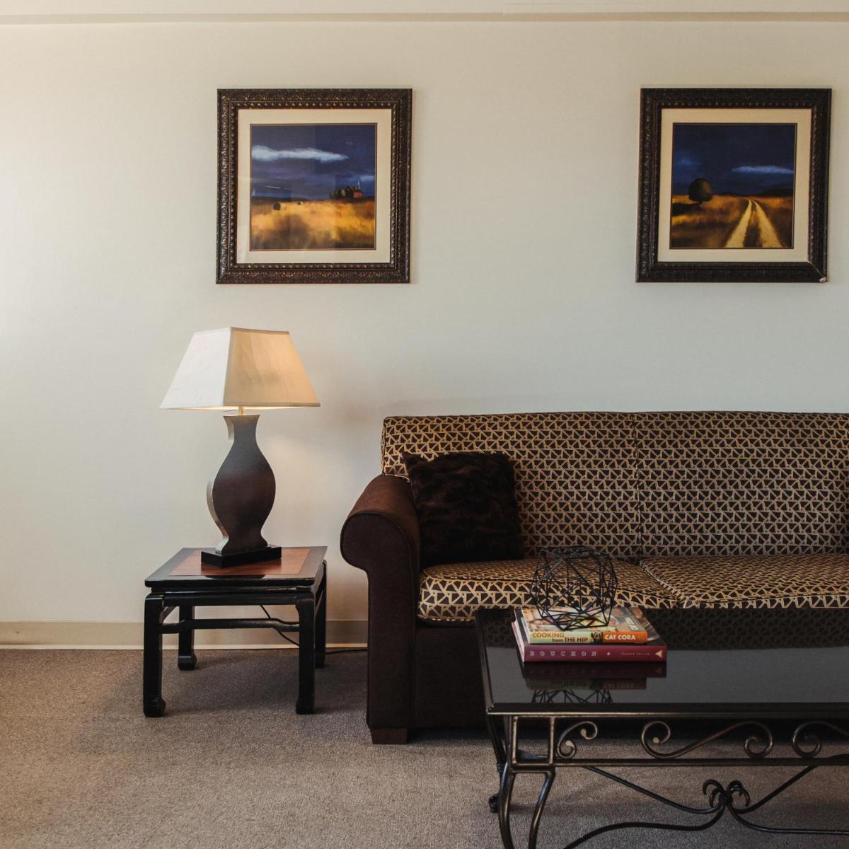 Stamford Suites - Housity