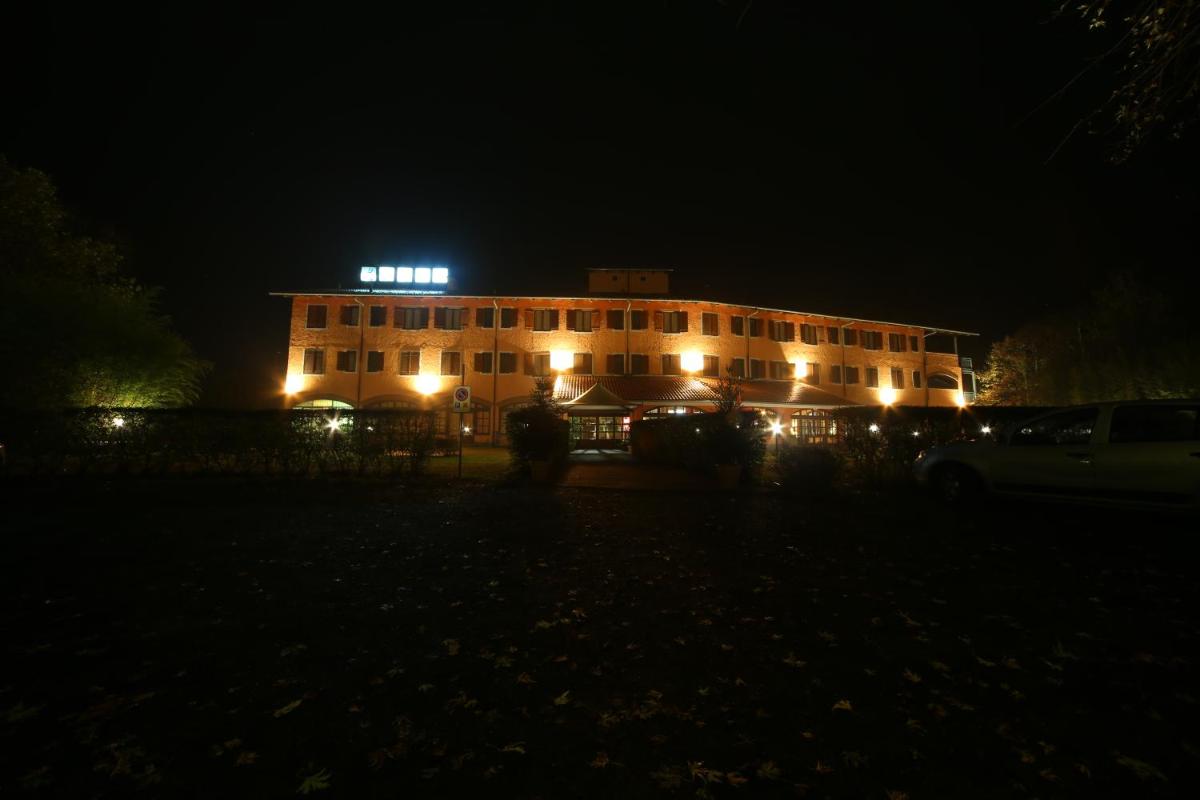 Hotel Erbaluce - Housity