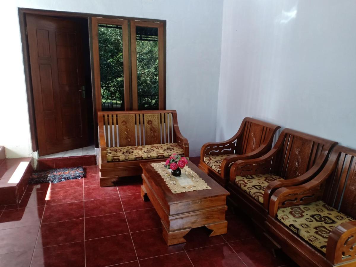 Sritanjung Homestay - Housity