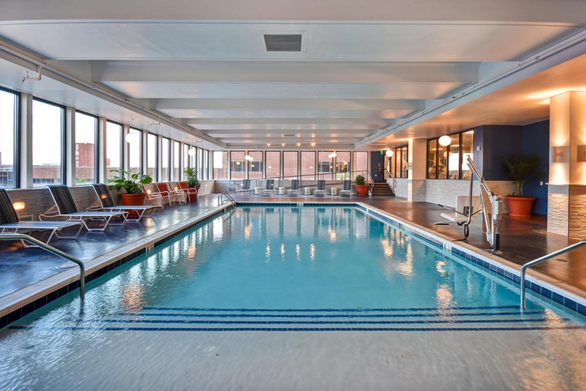 Holiday Inn Lancaster, an IHG Hotel - Housity