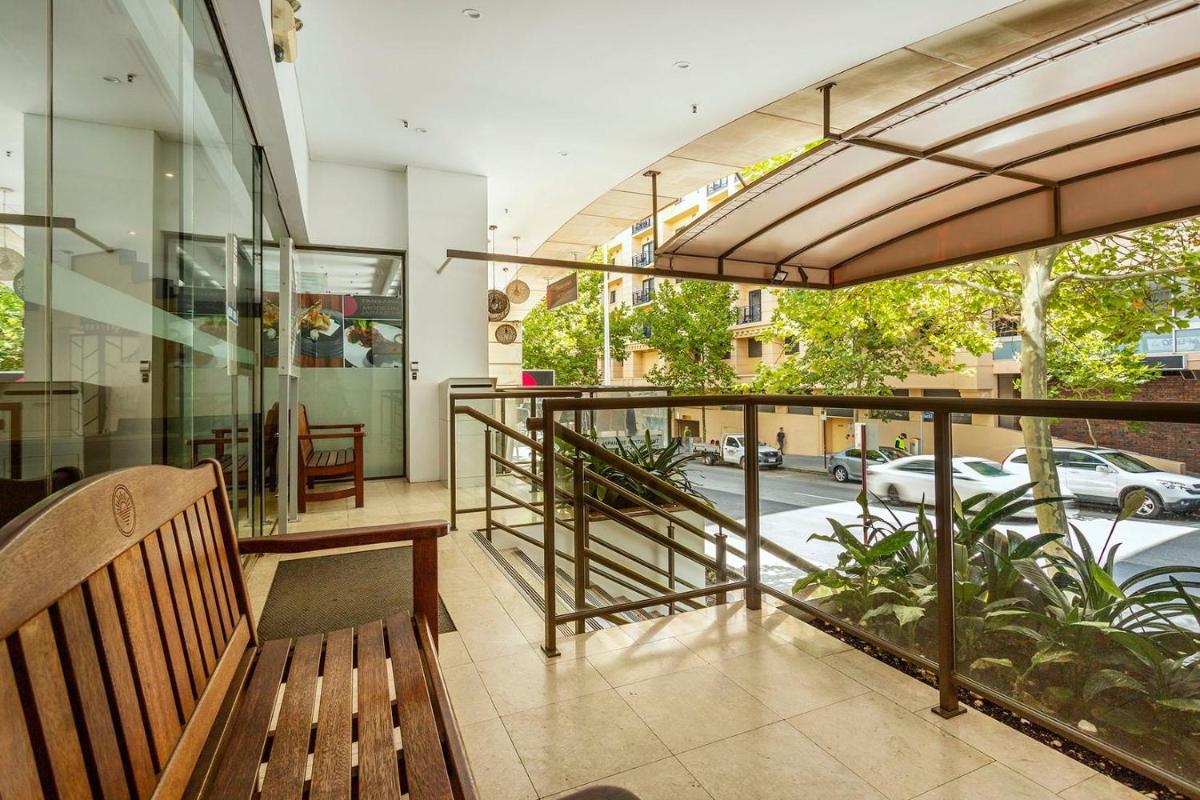 Suitetrails - 901 Inner City Zen Balcony Views 1br Cbd