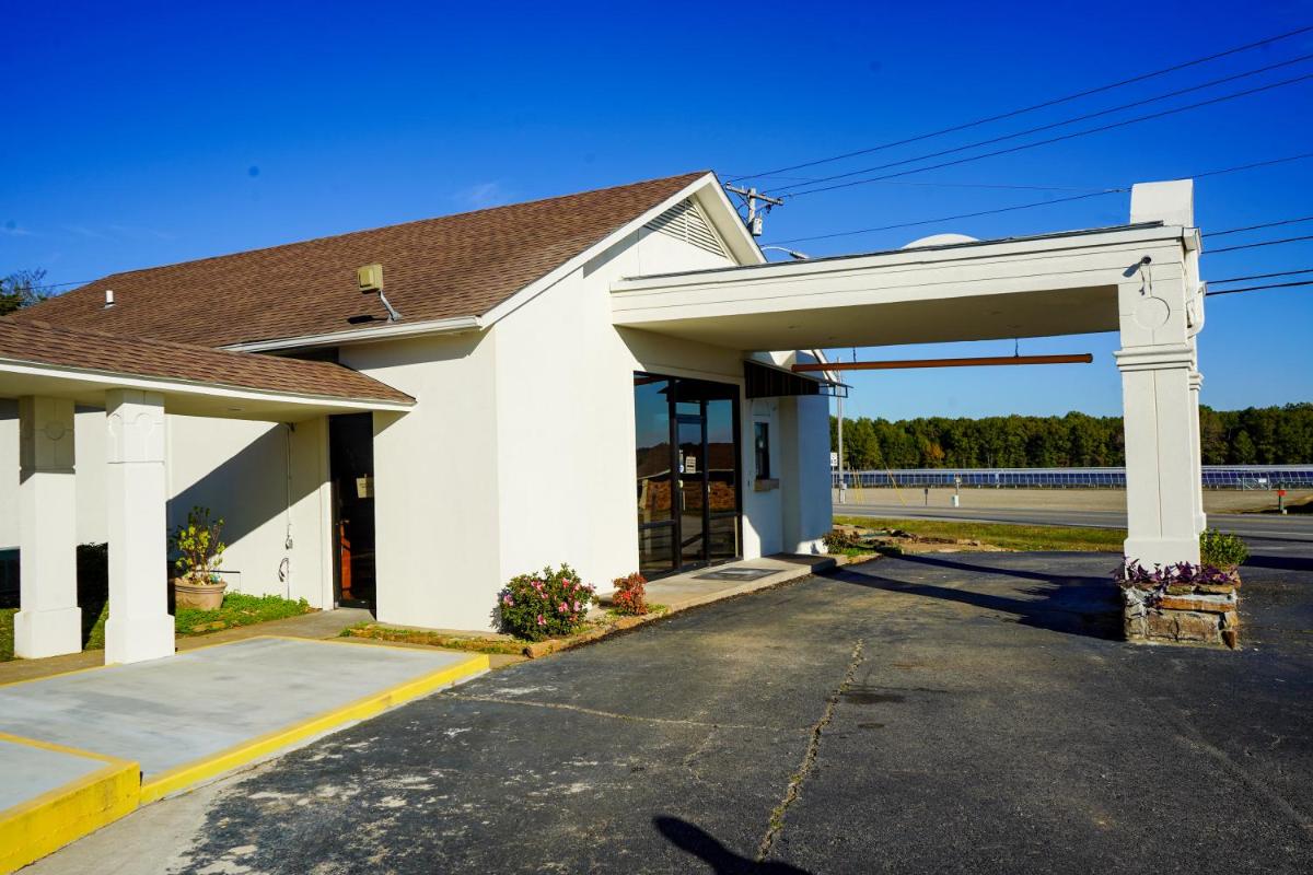 Sunset Inn Clarksville - Housity