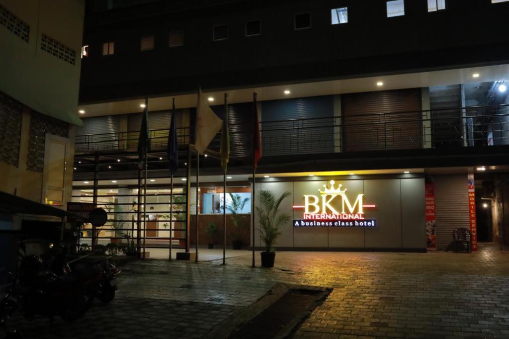 Hotel BKM International - Housity