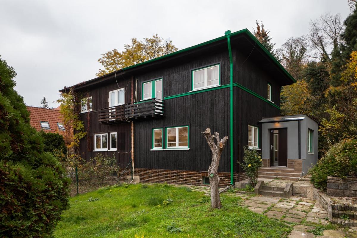 Minimalistic House in Vinohrady by Prague Days - Housity