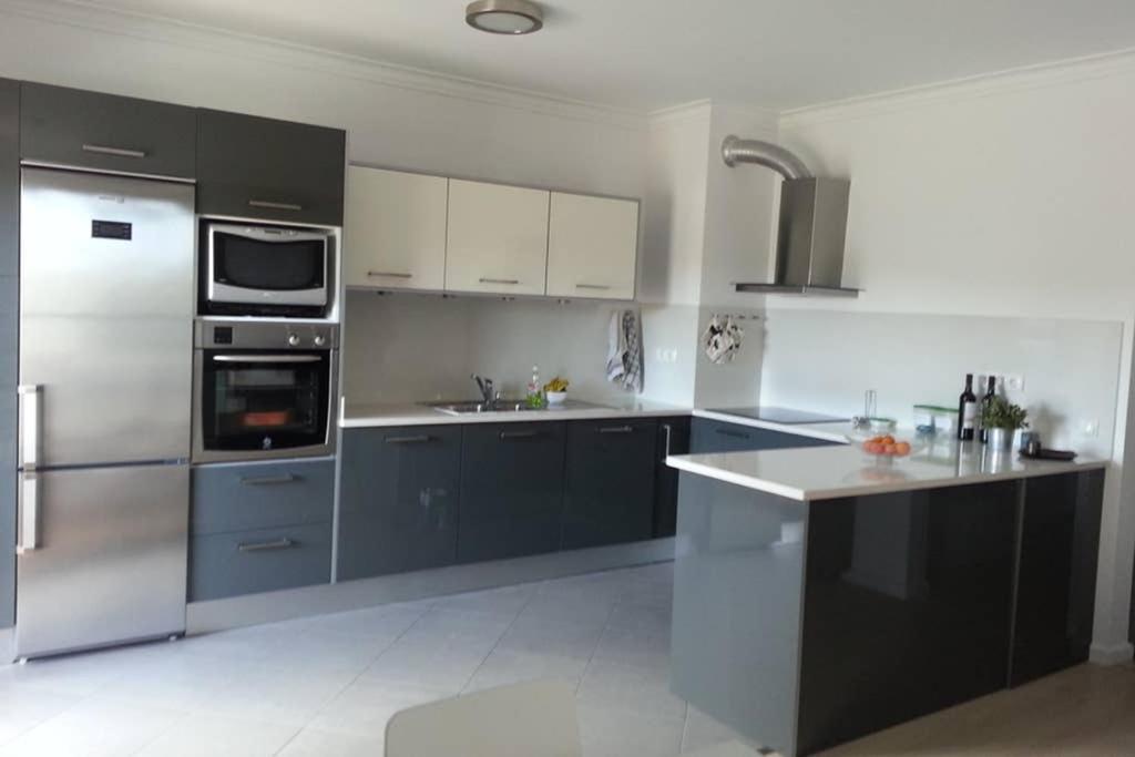 T2 Ferragudo Cosy Beach Apartment - Housity