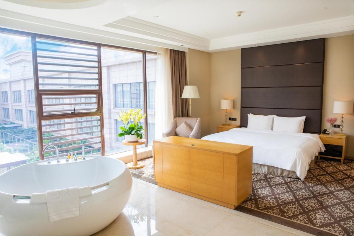 Holiday Inn Foshan Nanhai Central, an IHG Hotel - Housity