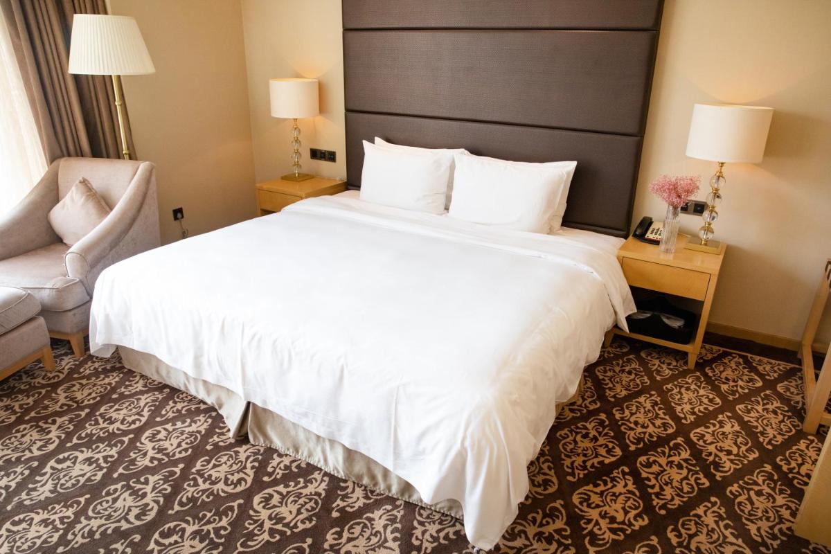 Holiday Inn Foshan Nanhai Central, an IHG Hotel - Housity