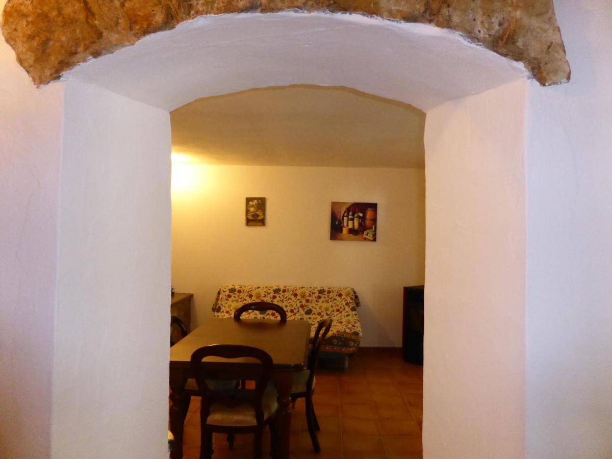 Charming 1-Bed Apartment in Iglesias Sardinia - Housity