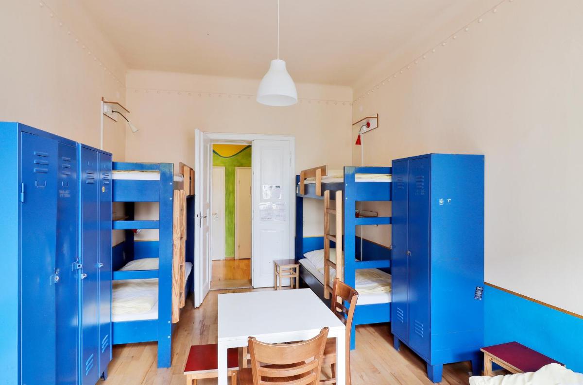 Hostel Mondpalast - Housity