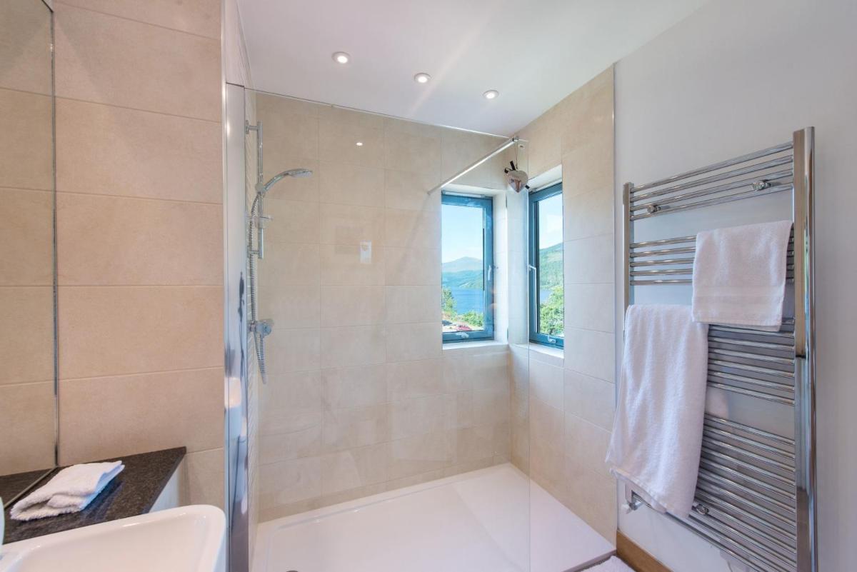 Taymouth Marina-1 Lawers View - Housity