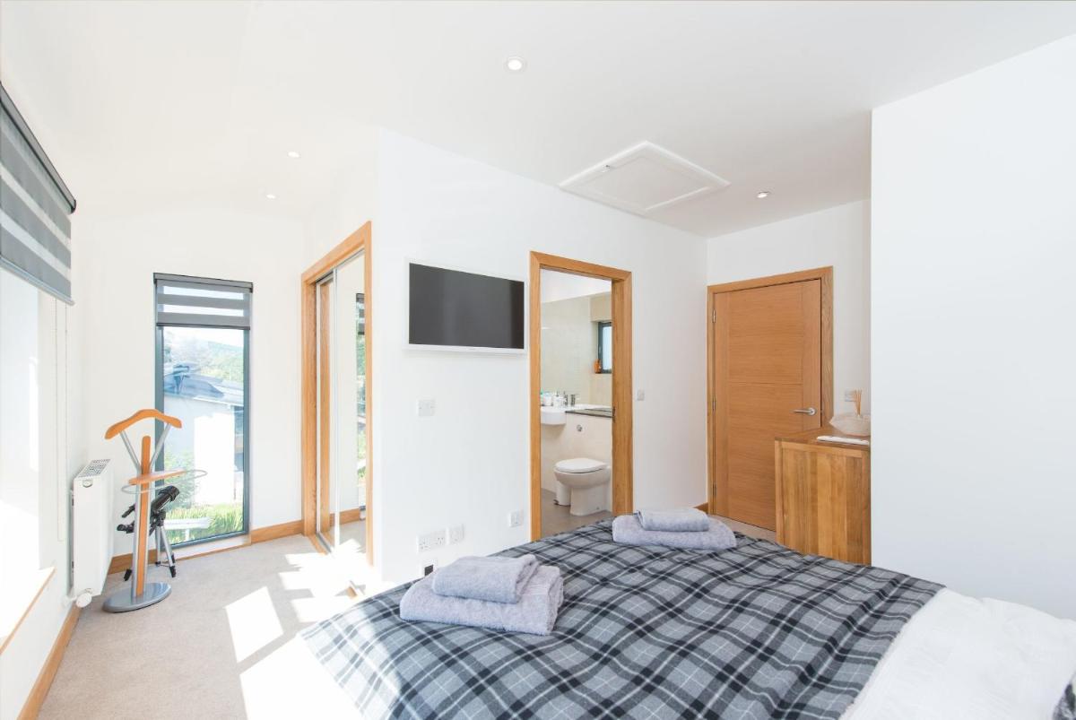 Taymouth Marina-1 Lawers View - Housity