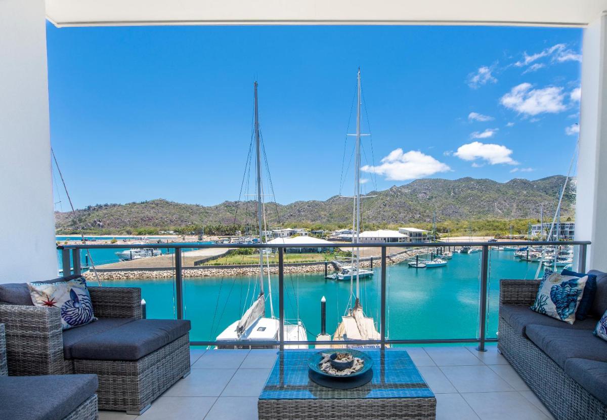 Absolute Waterfront Magnetic Island - Housity