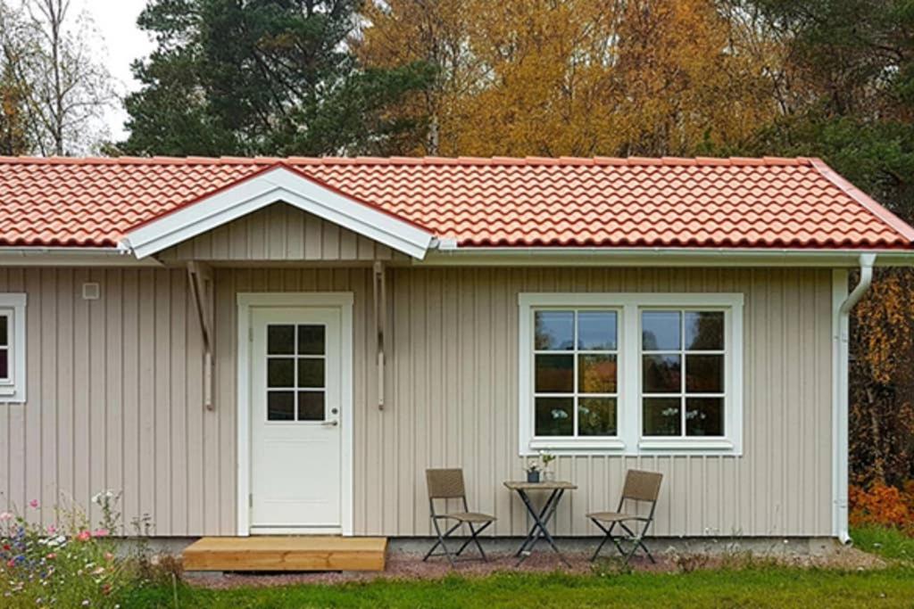 Suitetrails - Nybyggd stuga intill skogsbrynet - New built cottage next to the cowberry forest