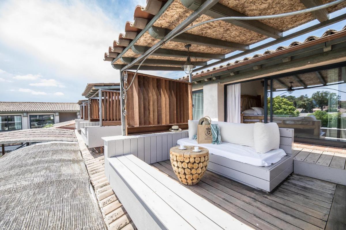 Balcon ou terrasse dans l'établissement Hôtel Le Roi Théodore & Spa