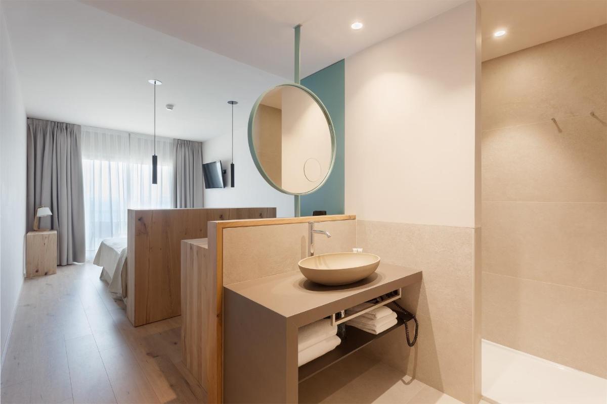 Un baño de Hotel Maritim 4 Superior