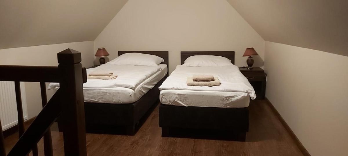 Gościniec nad Zalewem - Housity