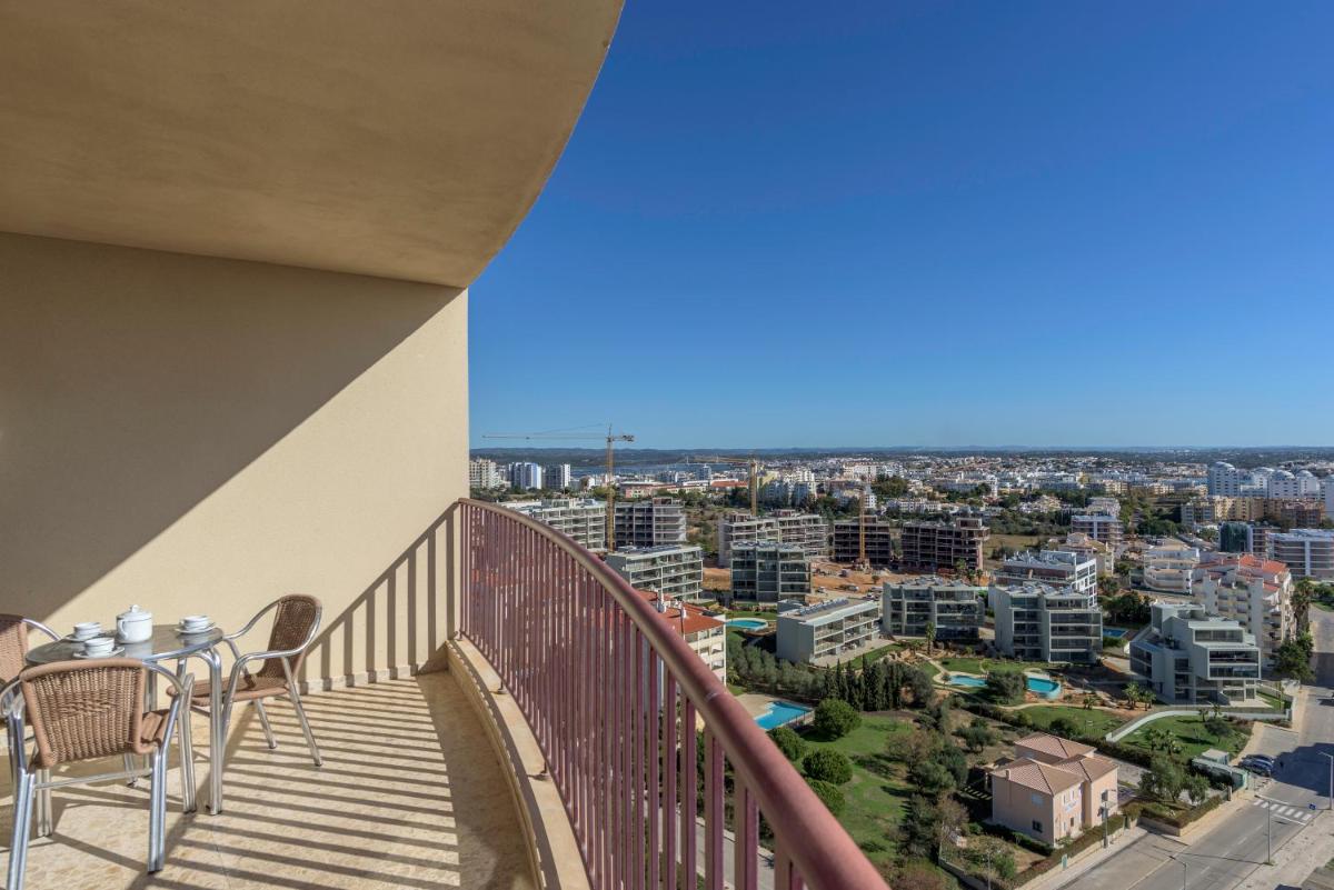 FLH Praia Mar Marine Flat with Pool - Housity