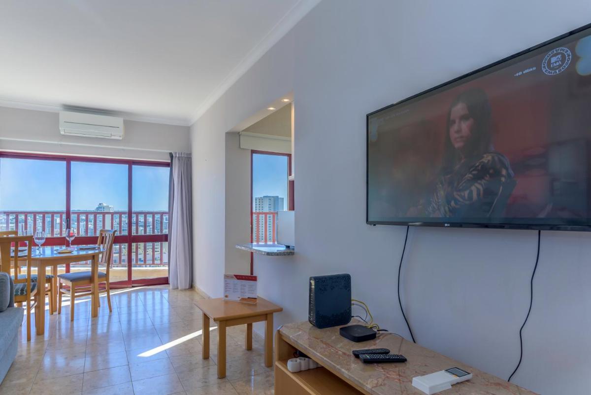 FLH Praia Mar Marine Flat with Pool - Housity