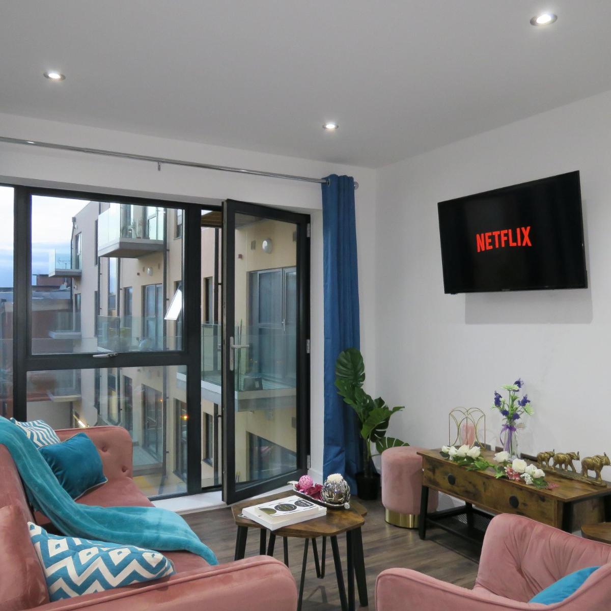 Tudors eSuites JQ Regency Kingsize - Housity