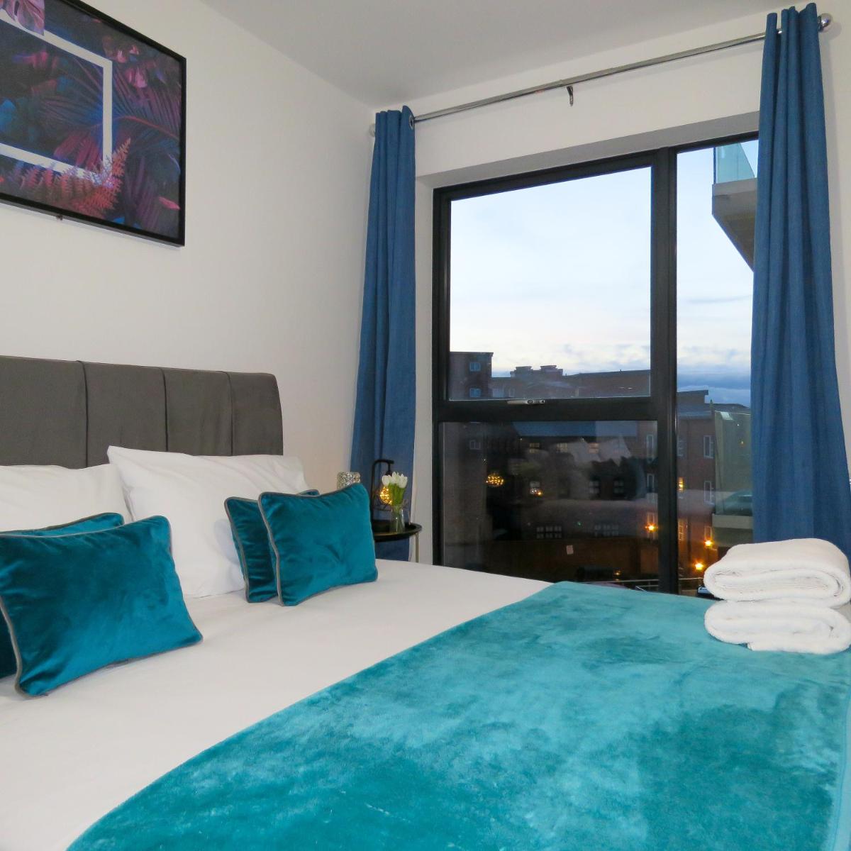 Tudors eSuites JQ Regency Kingsize - Housity