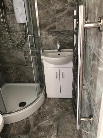 Lancaster Studio Apartments - Housity