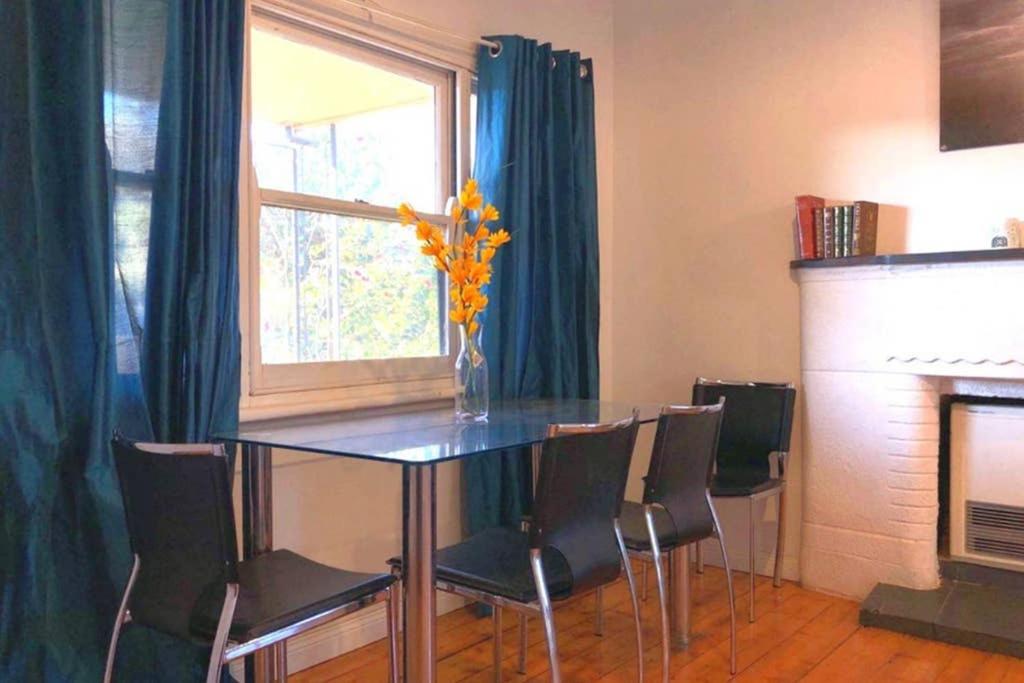 Modern Charming Miners’ Cottage +Free Internet - Housity