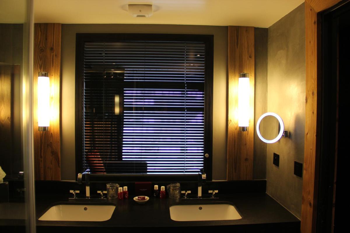 Salle de bains dans l'établissement M de Megève