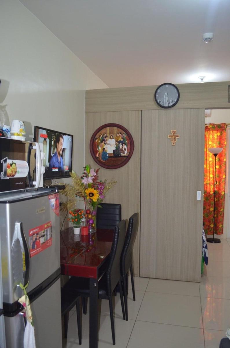 Jovic's Condo at Breeze Residences. - Housity