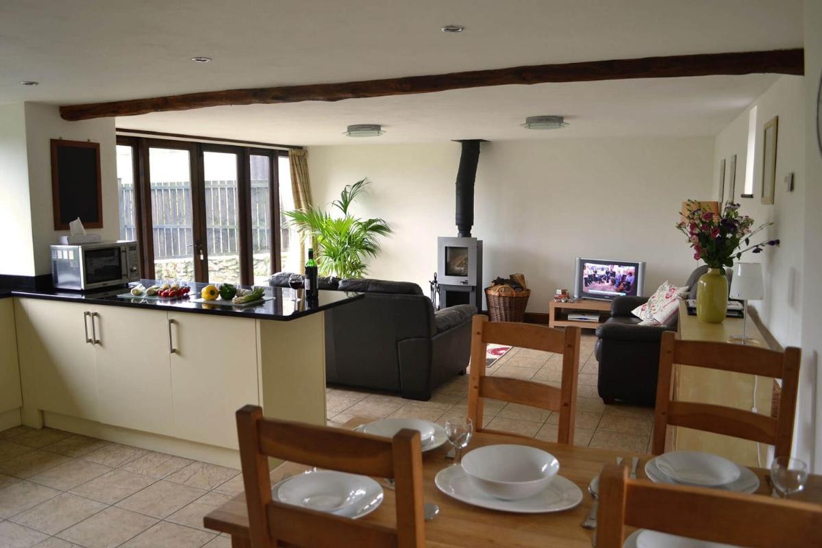 Hunters Moon - Housity