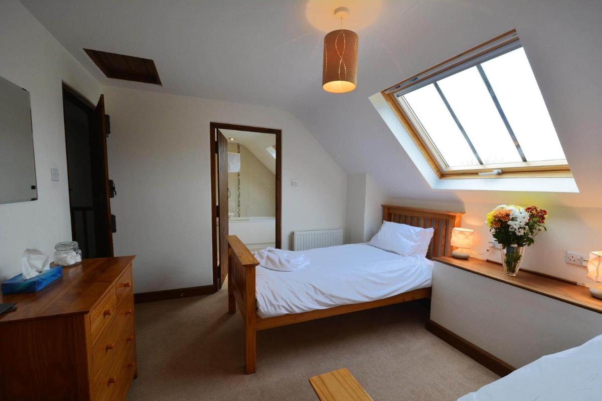 Hunters Moon - Housity