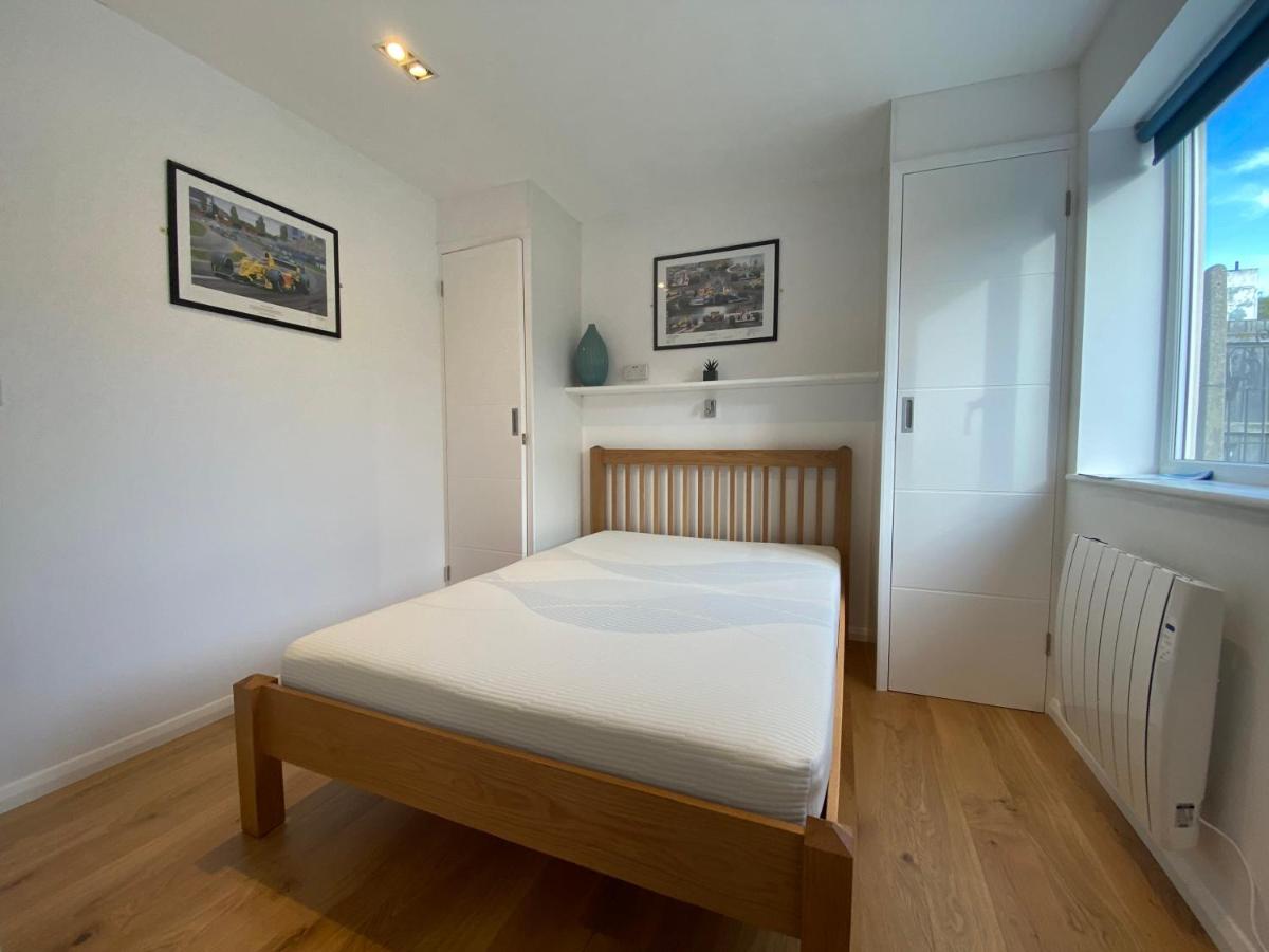 Cozy Studio Flat - Free Street Parking - Housity