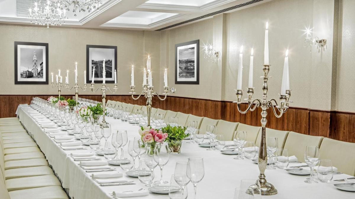 Um restaurante ou outro lugar para comer em InterContinental Porto - Palacio das Cardosas by IHG