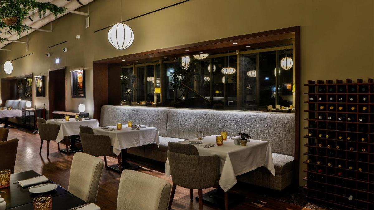 Um restaurante ou outro lugar para comer em InterContinental Porto - Palacio das Cardosas by IHG