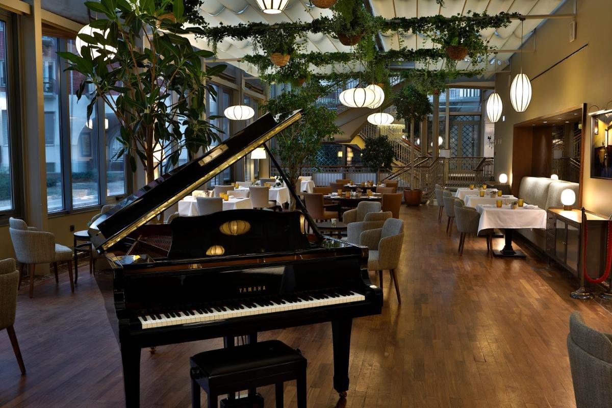 Um restaurante ou outro lugar para comer em InterContinental Porto - Palacio das Cardosas by IHG