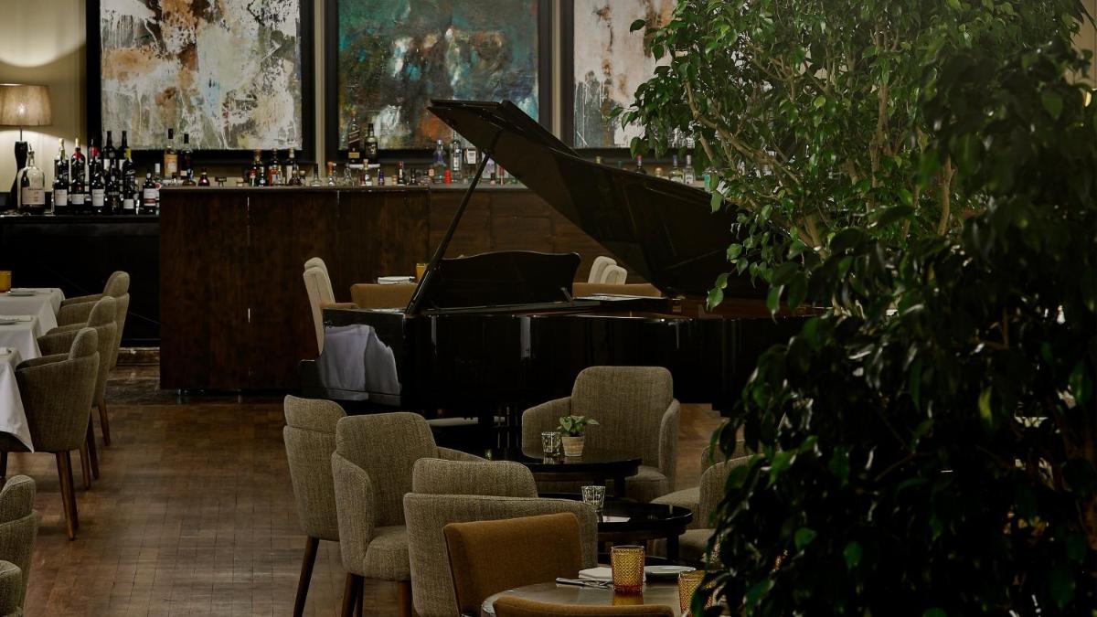 Uma área de estar em InterContinental Porto - Palacio das Cardosas by IHG