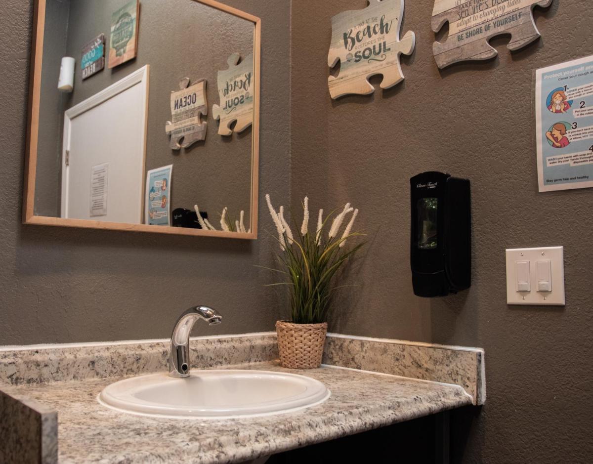 California Dreams Hostel - Pacific Beach - Housity