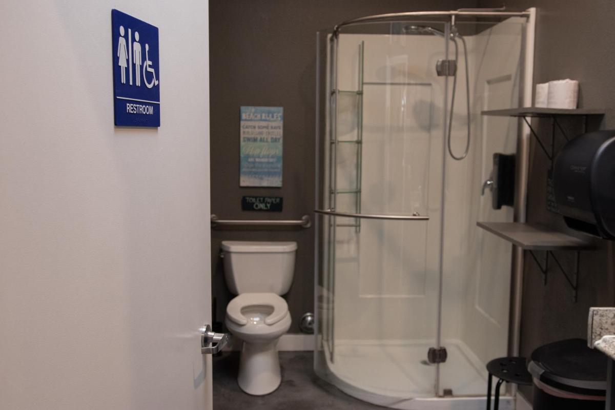 California Dreams Hostel - Pacific Beach - Housity