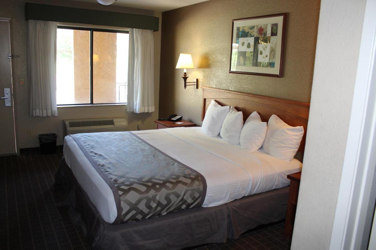 Cajon Pass Inn - Housity
