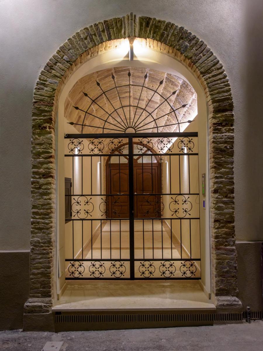 Marie Claire Apartments & Spa - Housity