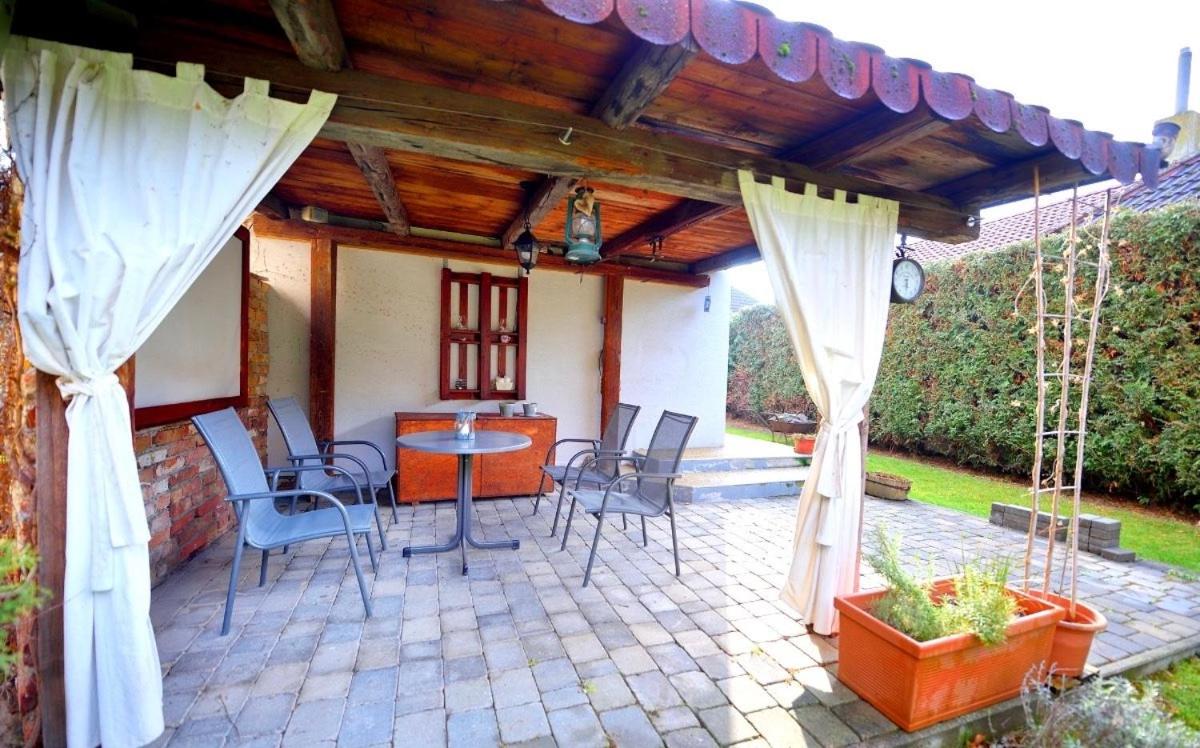 Malý rodinný domček - Housity