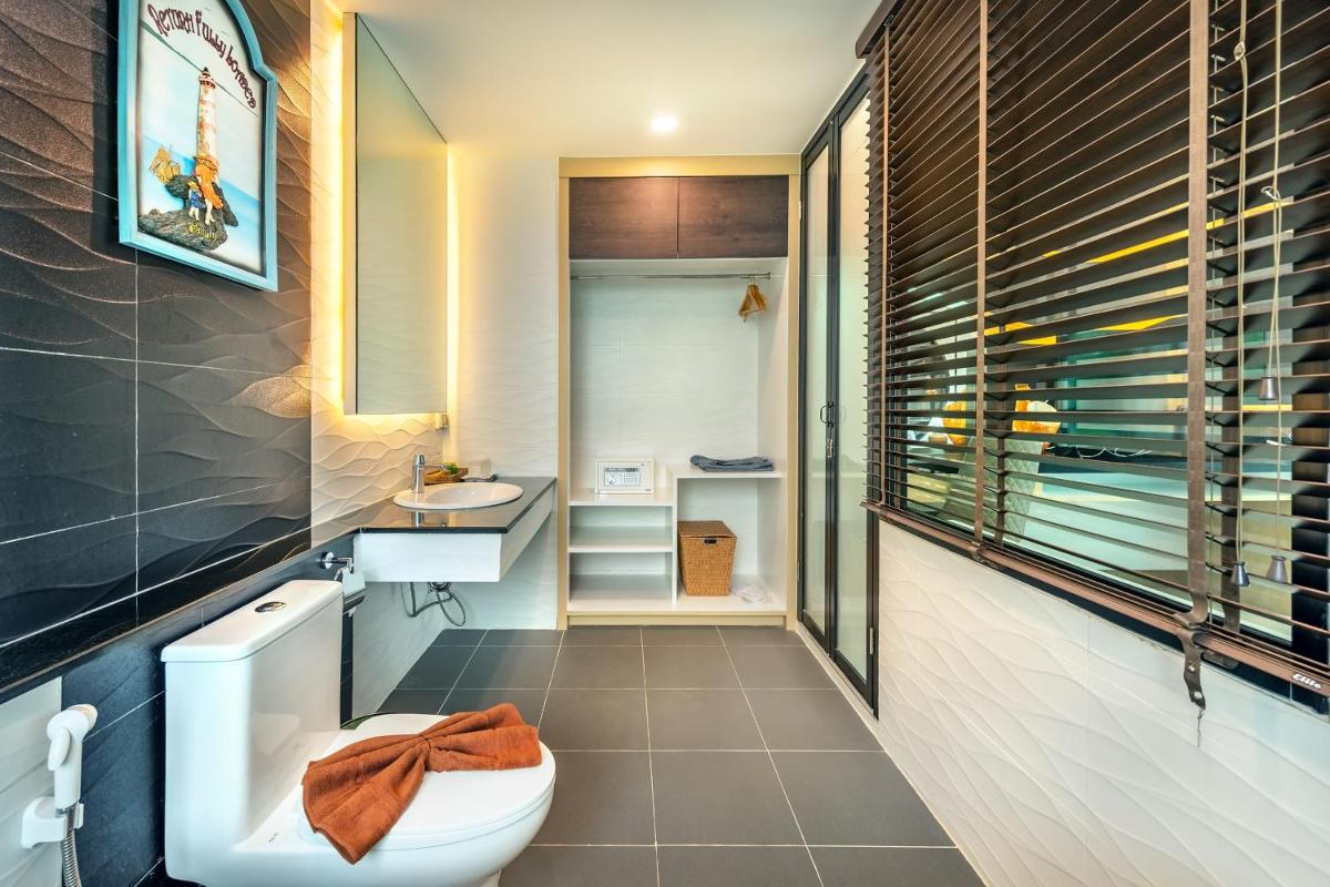 boathouse boutique riverside - Housity