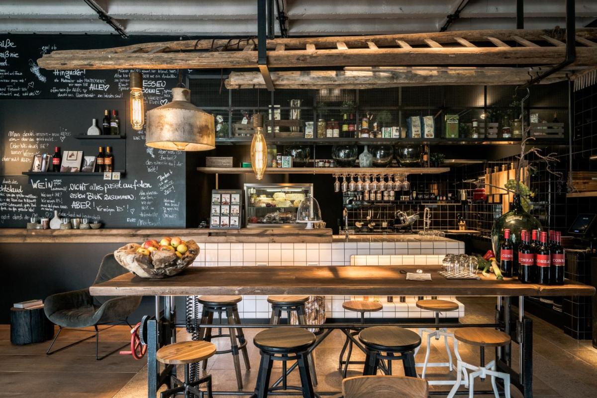 Hotel / Weingut Meintzinger - Housity
