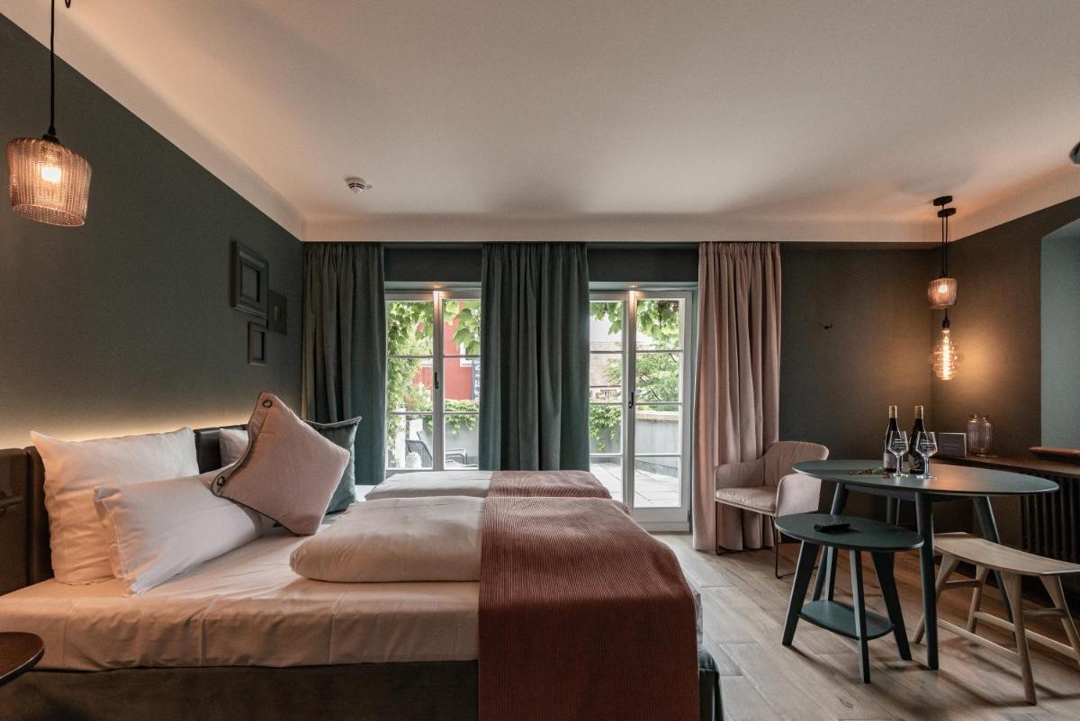 Hotel / Weingut Meintzinger - Housity