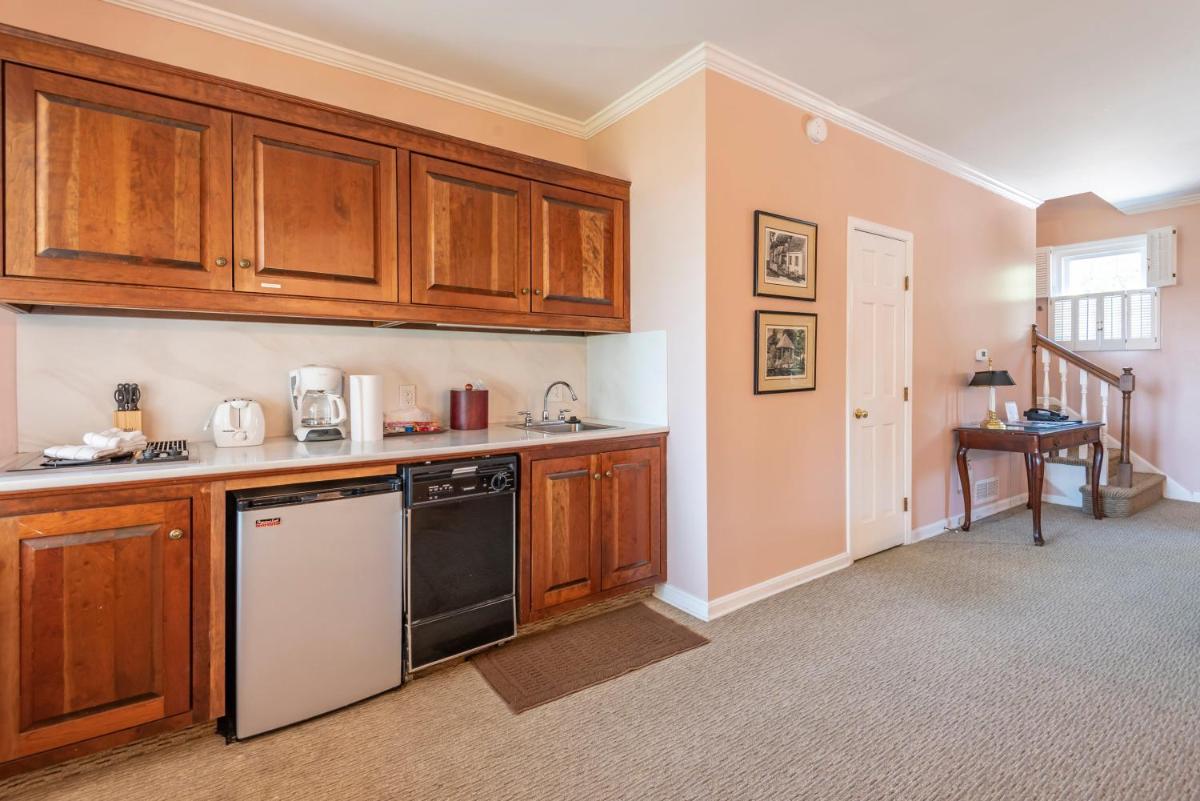 Century Suites Hotel - Housity